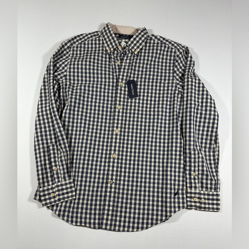Men’s Nautica Long Sleeved Cotton Shirt (Size Medium)​​​